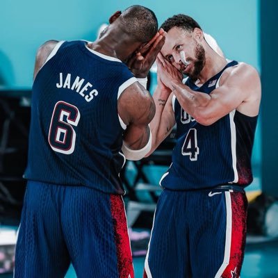 RukaaR6's profile picture. 