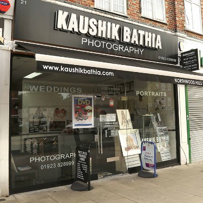 Kaushik Bathia F.B.I.P.P, F.M.P.A. is acknowledged as one of the leading wedding and portrait photographers in the UK.
Facebook: @kbathia