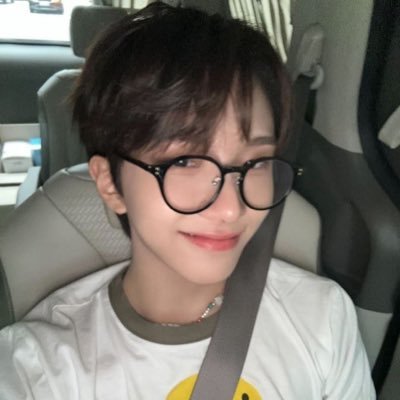 outralore's profile picture. nao uso muito Twitter 🙂 boynextdoor collector