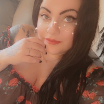 professional heartbreaker. mind fuck/homewrecker/poppers/forced bi/pregnancy/belly. “i’m pretty and i let people look at me”. sw since 2014. formerly aria/faye.