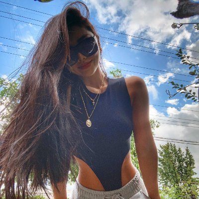🇺🇸 I am an independent, confident single woman who enjoys making genuine friends, yoga, pilates, golf, tennis, driving, traveling, and other hobbies!
