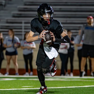 2028 6’0 QB | Basketball | Track | 40: 4.7 / VRT 31.4” / Flying 10: 20.87 @chhs_football NCAA ID 2504574877