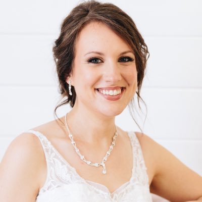 grace_writelife's profile picture. Writer, editor, & script supervisor.