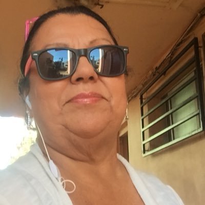 Quiero lo mejor para Chile , patriota , me gustan los temas de ovnis , salud y política ,mujer chilena viviendo en el norte