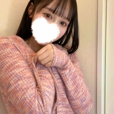 23歳、身長161cm、ガイドで、写真撮影と冒険が好きで、友達と付き合うのも好き、独身です。