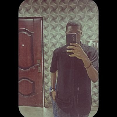 erioluwa_____'s profile picture. Caught in the paradox of capitalism