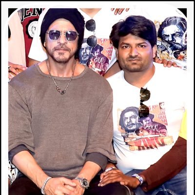 Connection bhi na kamaal ki cheez hai ... bas ho gaya toh ho gaya ... Wi-Fi, bluetooth se bhi zyada strong hai apna connection. fast meet with king khan 2-11-19
