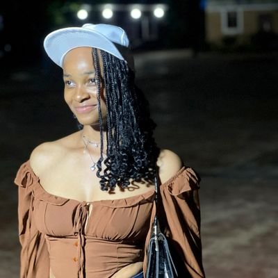 December born♐||Arsenal ❤️||A sweet Igbo babe (or not)🌝|| COYG forever and ever ❤️❤️
