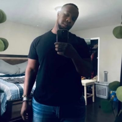 Findom 11 US Size feet 👣 Phat 🍑 Big Dick UNCUT 🍆 👑💪🏾 King Bi 18+ 💵💰