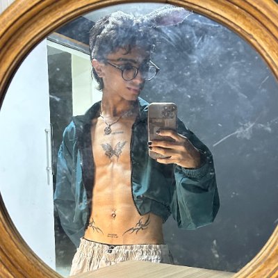 ⁛⁖⁖⁛⁖ ☾ probably listening to lana del rey at the beach ☽⁖⁛⁙⁛⁖⁛⁖
https://t.co/GEJS9qNhU3