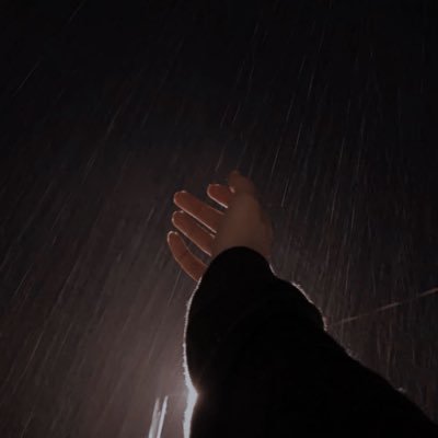 في يوم ما سنتذكر ماقدمنا لا أعلم من سيكون منا بجانب الآخر، لكننا سنفخر دوماً بأننا ساهمنا بكلمة حق وتكوين جيل جيد وتمسكنا بذات انفسنا.