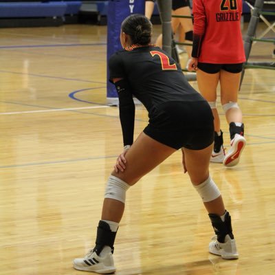 Labette County Highschool | 2026 | Softball, Volleyball | 4.0 GPA | Email: mgbroadwell@icloud.com |