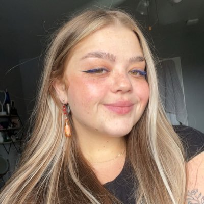 SimsAngie's profile picture. 🌞