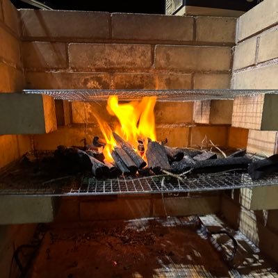 大阪の自社開発企業で学生インターンとして働いているひよっこエンジニアです🐣個人開発で学習塾のシフト管理アプリを作成中🔥現在はフロントエンドをNext.jsに移行させています。