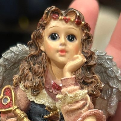 espadac1ara's profile picture. 23, art is my favorite hobby 👾