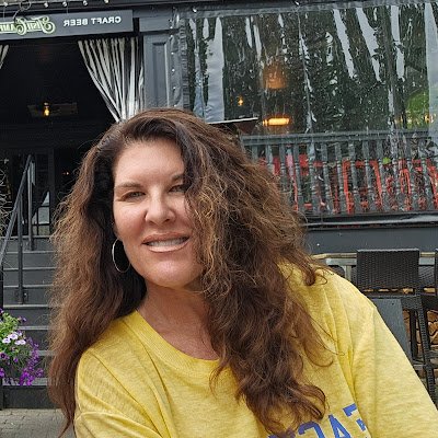 charmgary99's profile picture. 