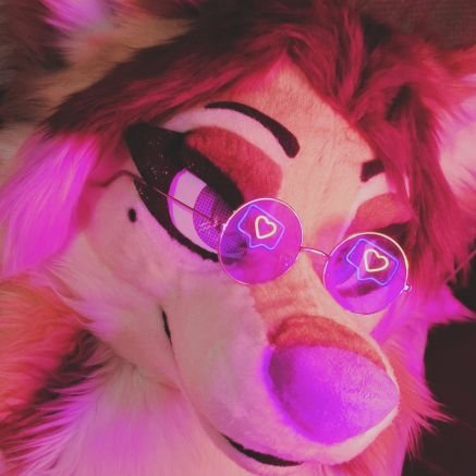🦊 / She, her/ 27 years old / ♀️ / Fursuiter / Artist /