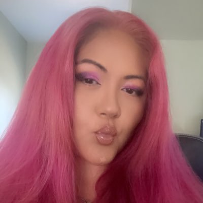 Jane to your Tarzan, Dog ear to your page, Fluent in sarcasm. Play some games and make new friends. Brb out for a smoke then back on twitch 💚💙