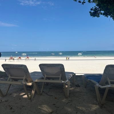 ecoeco1981's profile picture. ナイロビ在住10年｜4歳＆7歳の子育て中👧👦｜ケニアでのリアルな子育て・生活を発信🌍✨｜海外で暮らしてみたい人の背中をそっと押せたら…✈️｜趣味は麻雀🀄とミシン🧵｜物作りで人の役に立ちたい！ #海外移住 #ケニア生活 #子育て