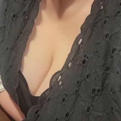 shizukacha48915's profile picture. 