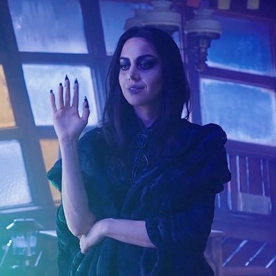 18+ content. Non-Binary. An occasional writer with a hyper-fixation on WLW ships and video games.