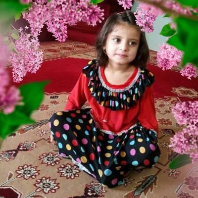 علمتني الحياة أن أكون ناعمة مثل اوراقها وصلبة كالجذور وخشنة كالساق وطيبه كالعطر 💓💞🌹🌷