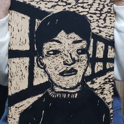 K0NLAGspp8HRq2V's profile picture. 皆さんこんにちは。42歳既婚者男子です。
小説をよく読んでいます。
あいみょんが好きです。
小説の感想と日常の出来事、はたまた子どもの事を呟いてます。
175cm 62㌔　ボルダーです。