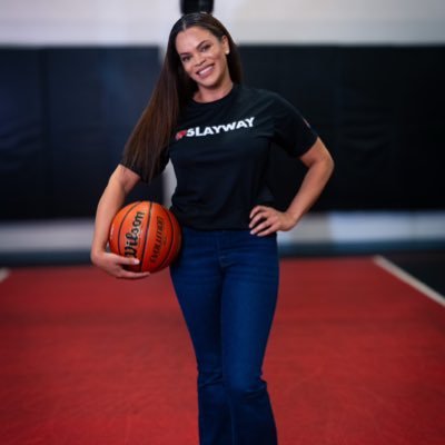 Christian/Wife/Mother👦🏽👦🏽Lover of life & all things Health &Fitness..probably in someones 🏀gym🤷🏽♀️. 👟Sprinter 4 life.