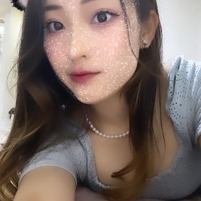 eri11101110's profile picture. 修士卒/じぶんで団体立ち上げてるアラサーパンセクシャル/毒親育ちでよく吠えます🦁🌸好きなこと🌸 ・ショーパブ・グルメ＆お酒・クリエーション全般・政治・芸術 ❁⃘*.ﾟ  気軽に絡んで