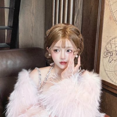 b0VaTW2e8s4UMFL's profile picture. 宝塚Love