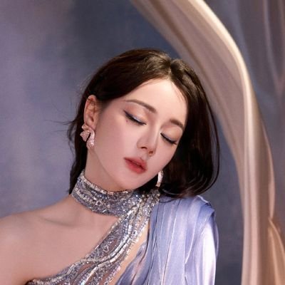 dilirehba's profile picture. 高仿号 ㅡ If lovely was a person, their name would be Dilireba!  中国女演员和模特儿 迪丽热巴·迪力木拉提。 嘉行传媒签约。1314