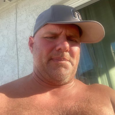 schn0021's profile picture. 
