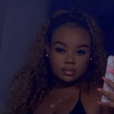 Meraaa_x's profile picture. 