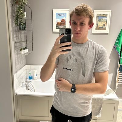 tomminett19's profile picture. CrossFit 🏋️‍♂️ Tennis 🎾 Engineer