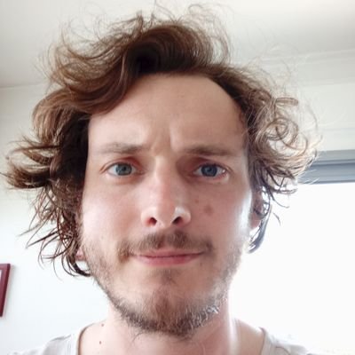 OVNI politique, universaliste et souverainiste.
Vôtre compréhension de mes tweets n'engage que vous.