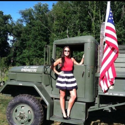 brynnrovito's profile picture. Born on the 4th of July.