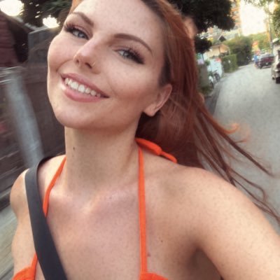 ironically hot // here to post my cute pics and share my silly little thoughts // $itsjessnicolle if u wanna buy me pasta