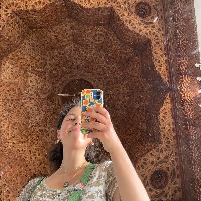 PhD researcher writing about friendship and the Greek Left
🇬🇷 (she/her)