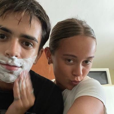 pmassegirl's profile picture. ni idea la vida por lola y pili 🌼