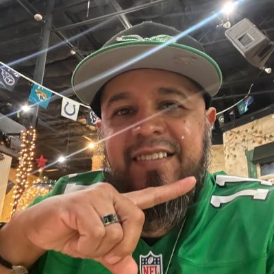 yepezchuy82's profile picture. drunken words are sober thoughts.