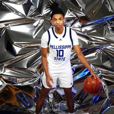 6’4 Combo Guard | Class of 2024| Memphis TN | 3.0 GPA Student/Athlete IG @itz.deshun NCAA ID - 2304886808