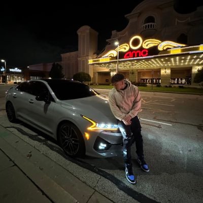 KeefMcBuckets's profile picture. Content Creator Part time Streamer 📈 | https://t.co/HdCS0shmsg https://t.co/OKypikuSgo