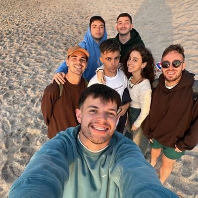 Periodista y Comunicador audiovisual. Narrando algún gol que otro en @enjuegoCEX. Aprendí en @noticiasCEX y @hoyextremadura.