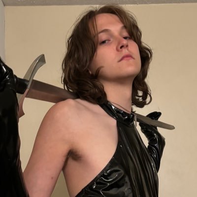 She/her 🖤 trans girl 🖤 21🖤 i make evil movies for gross people 🖤 $d3athmaskdivine