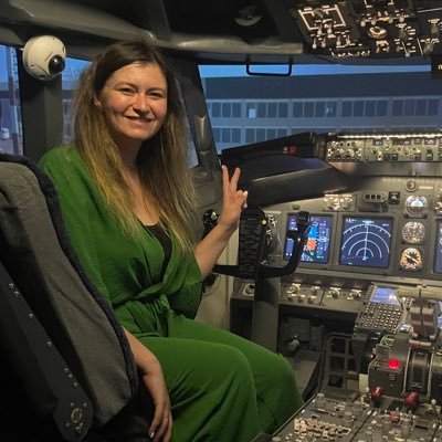 ne_razumnaya's profile picture. А небо у любого ведь есть из нас, и у любого неба есть мы