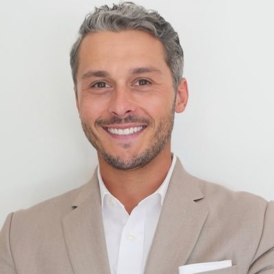 StefanFigs's profile picture. Seasoned corporate executive with $1B+ in deals across Fortune 100 (Apple, Ford, 3M, P&G)