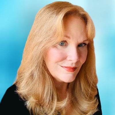 (She/Her). #Author of the #YA novels TRAVELER, DREAMER, BLUE, and IN THE DARK OF A DREAM. #SCBWI member, proud #autism mom and lover of sugary things.