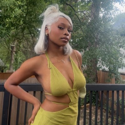 23🤍| ATL📍| ♓︎ @obviouslyy.k on Ig