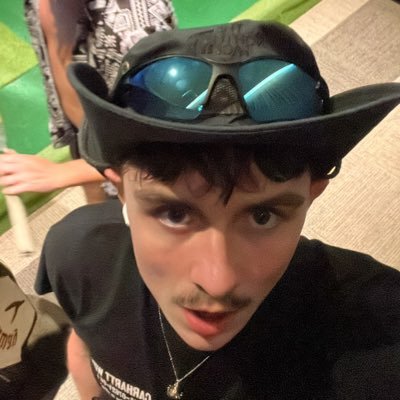 MaxBrow19836492's profile picture. 