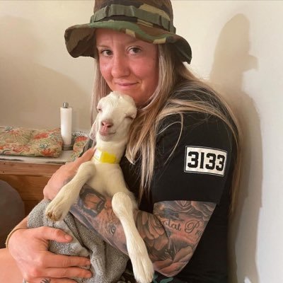 single dog tattoo mom looking for a serious relationship. add me gentle Tomboy I’m new online here